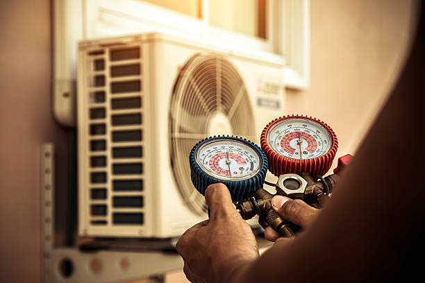Professional Hvac technician working in Pleasant Prairie, WI